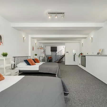 Apartament Przyszlosci Z Dwiema Sypialniami W Krakowie By Renters * Kraków