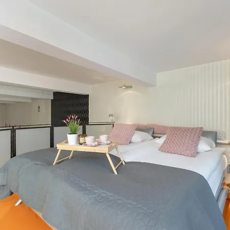 Apartament Apartament Przyszlosci Z Dwiema Sypialniami W Krakowie By Renters