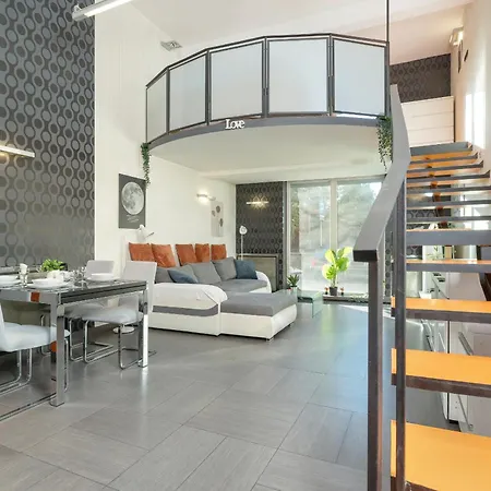 Apartament Apartament Przyszlosci Z Dwiema Sypialniami W Krakowie By Renters *