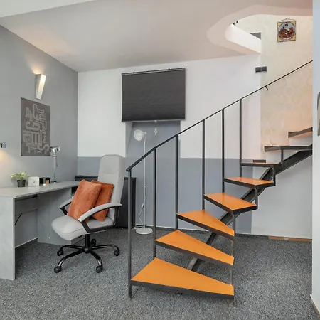Apartament Przyszlosci Z Dwiema Sypialniami W Krakowie By Renters Appartamento *